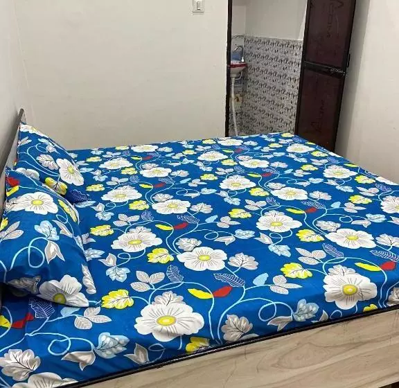 Hotelli Oyo 81257 Royal Guest House