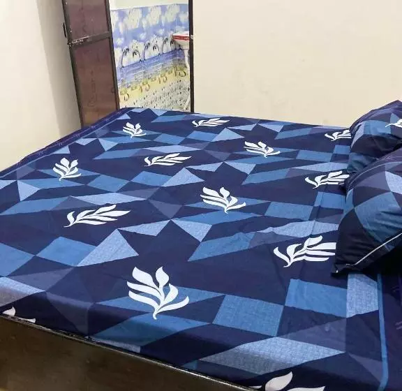 Hotelli Oyo 81257 Royal Guest House