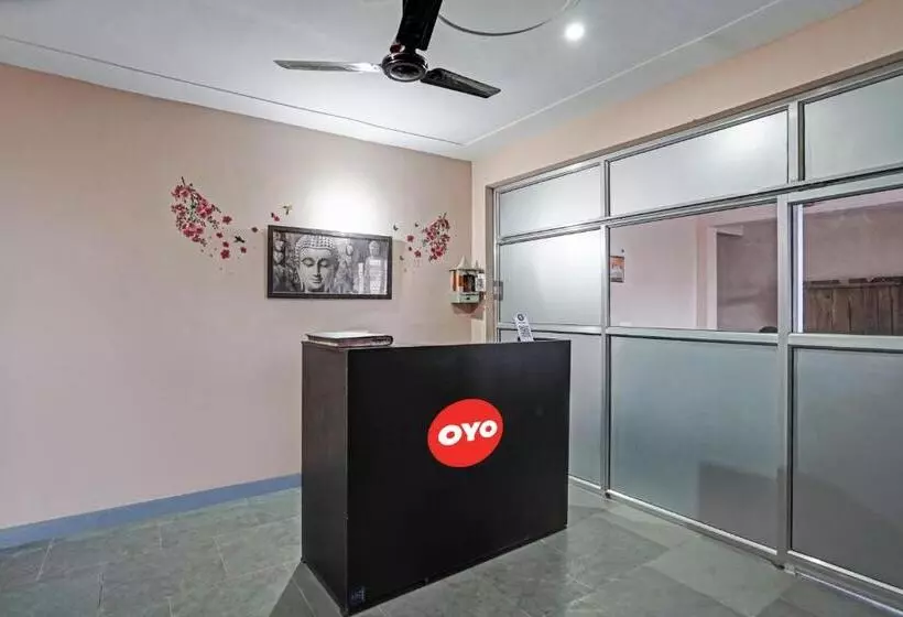 ホテル Oyo Flagship Moon Star Residency