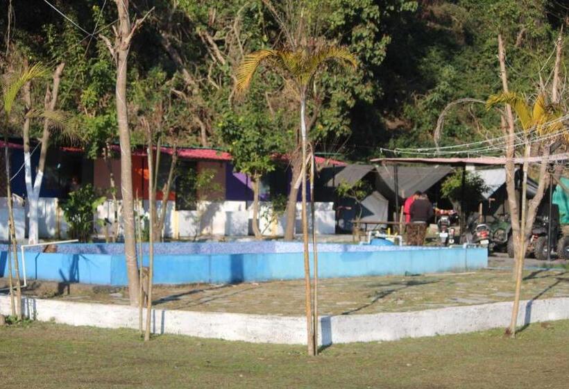 هتل Oyo Nature Nest Camp And Cottage