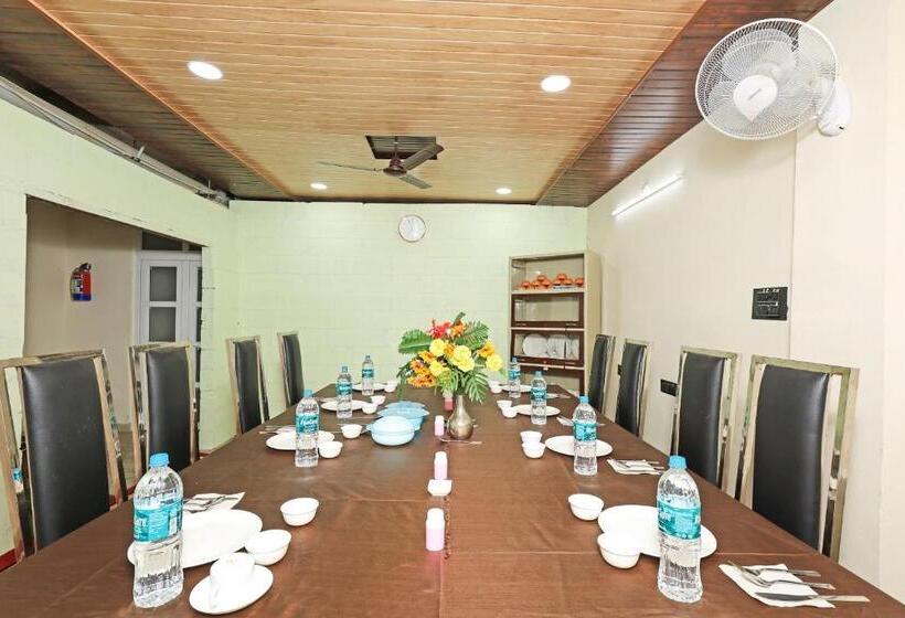 בית מלון כפרי Oyo White House