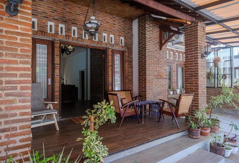 Hotel Reddoorz Syariah Near Stasiun Klaten