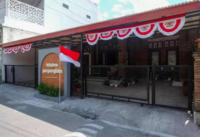 ホテル Reddoorz Syariah Near Stasiun Klaten
