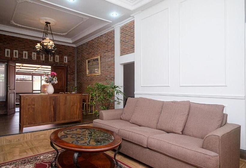 Hotel Reddoorz Syariah Near Stasiun Klaten