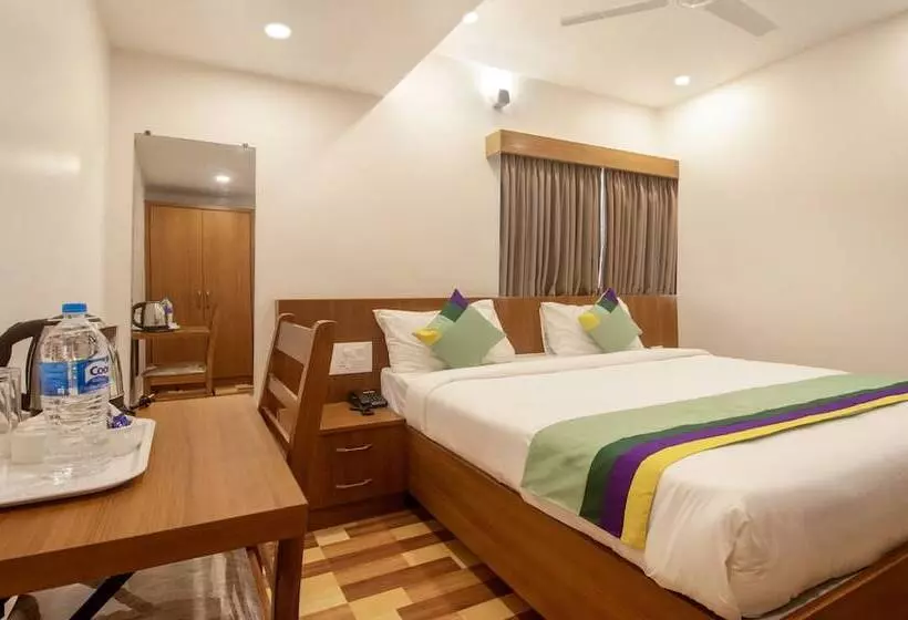 Hotelli Treebo Elite Plaza, 700 Mtrs From Madikeri Fort