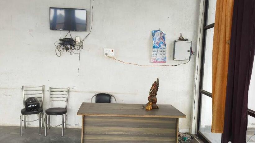 Oyo 81347 Amantran Hotel And Restaurant