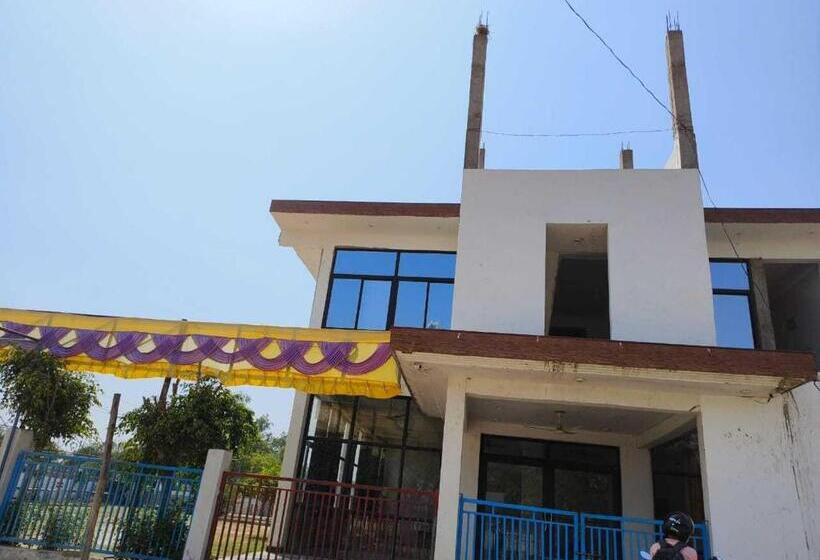 Oyo 81347 Amantran Hotel And Restaurant