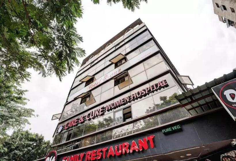 Oyo Hotel R One