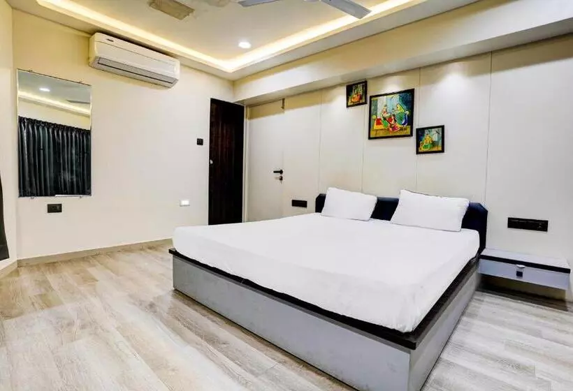 Oyo Hotel R One