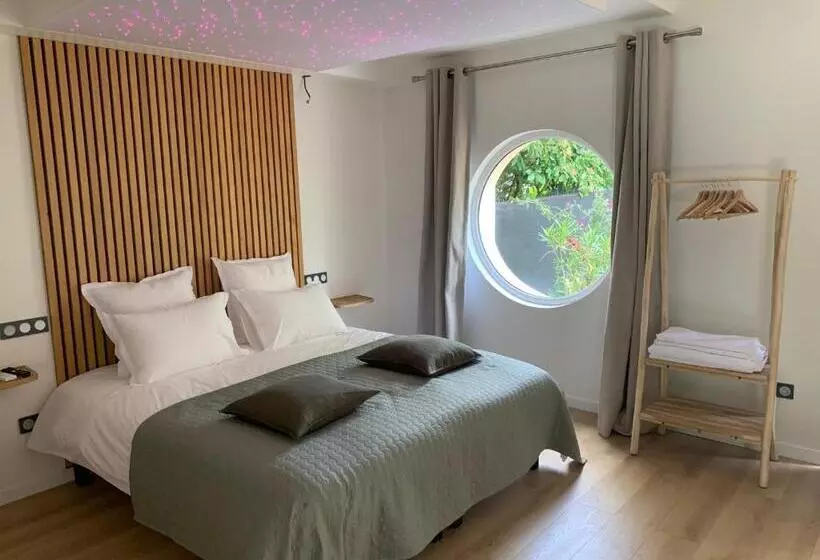 Majatalo Chambre Romantique Avec Jacuzzi Privée