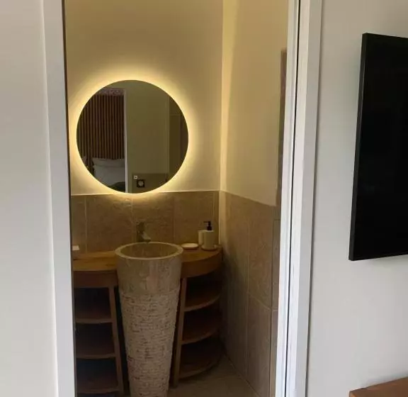 Majatalo Chambre Romantique Avec Jacuzzi Privée