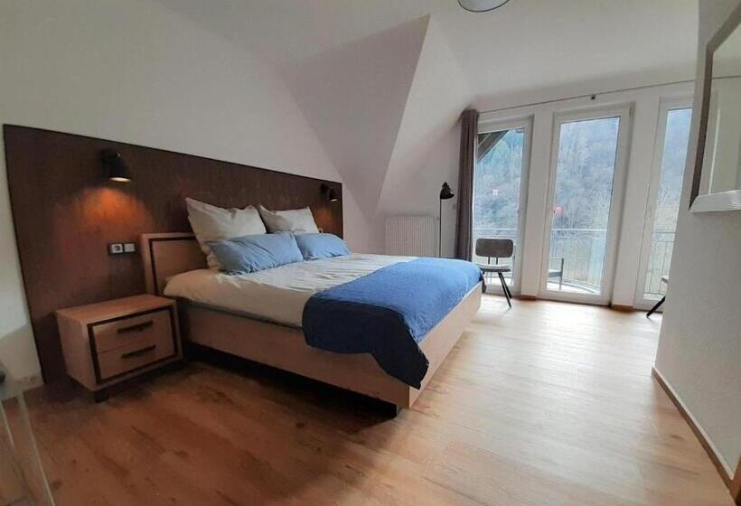 פנסיון Haus Moselliebe Charmantes Fruehstuecks Zimmer Mit Balkon Und Blick Auf Die Mosel Raucherfreihaus