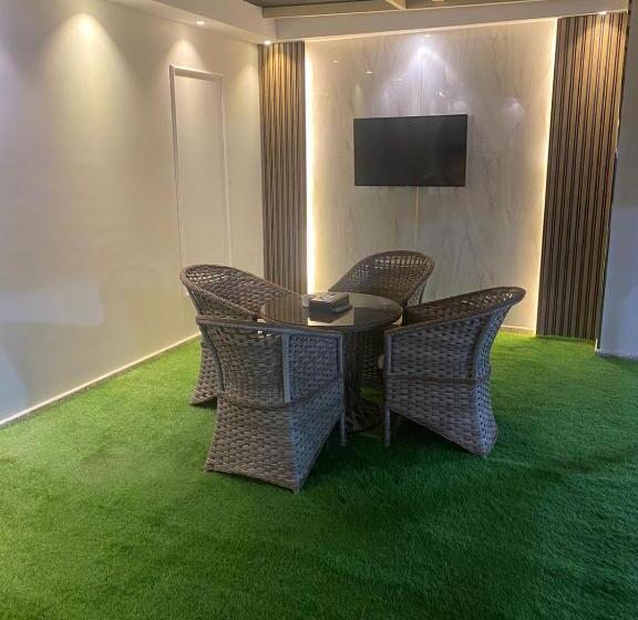 فندق الورد الذهبي