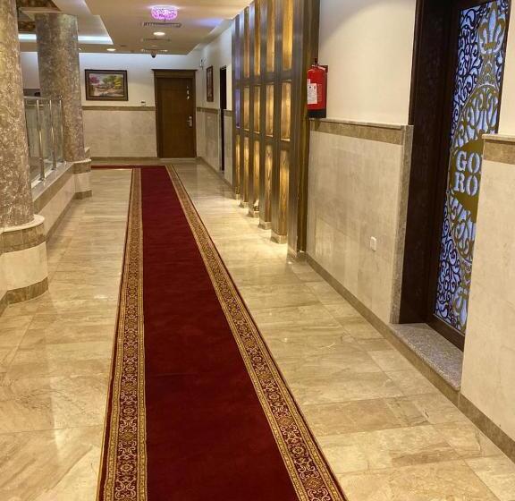 فندق الورد الذهبي