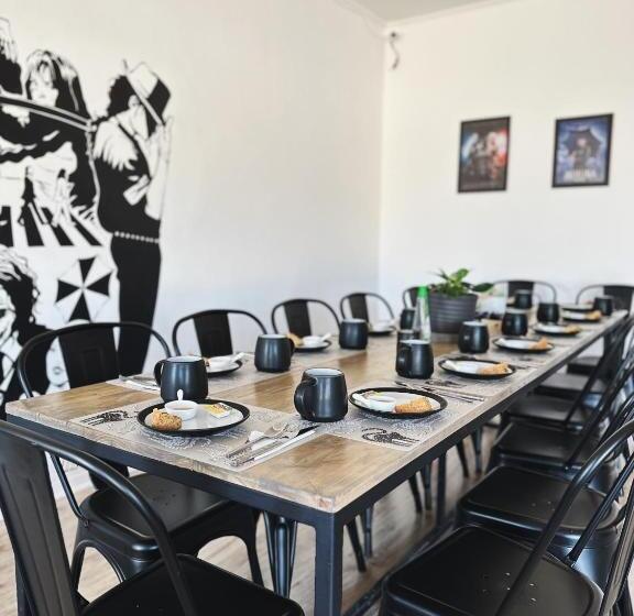 تختخواب و صبحانه Hostal Muvi