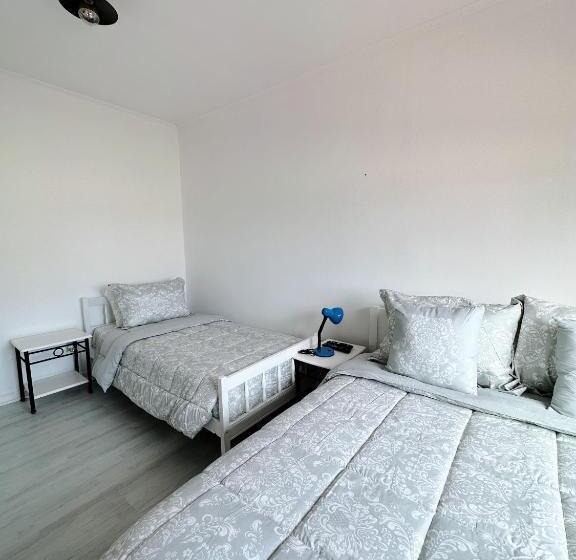 تختخواب و صبحانه Hostal Muvi