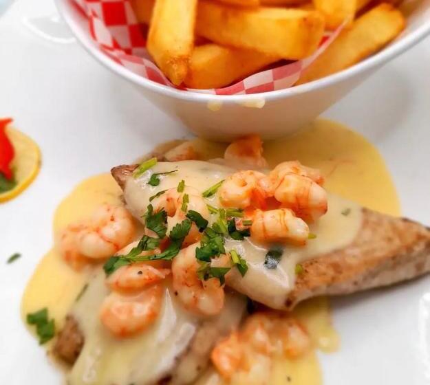 تختخواب و صبحانه Hostal Muvi