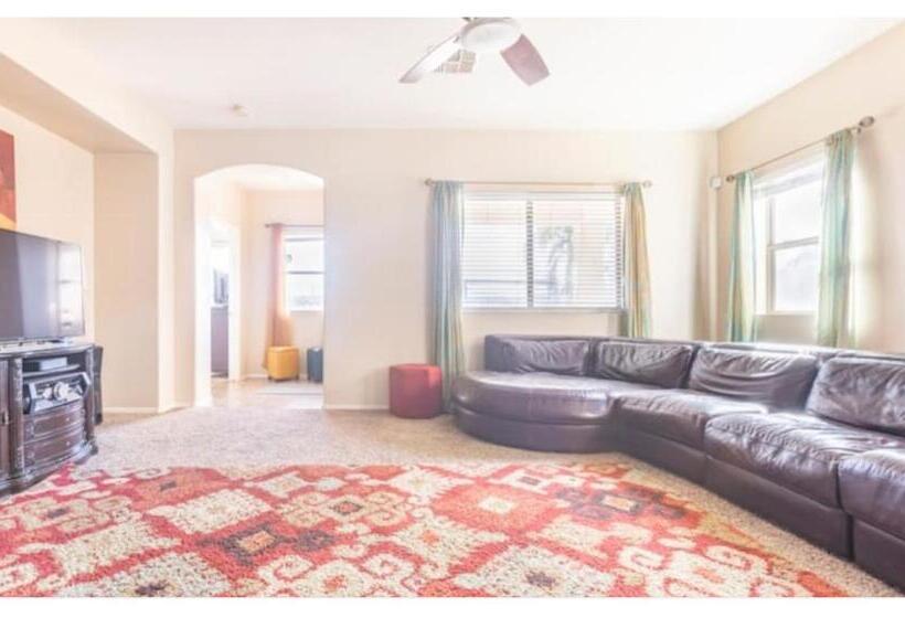 민박 Spring Training And Nascar Racing Room!!