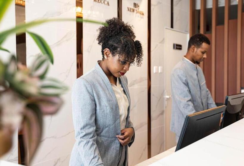 هتل Escale International