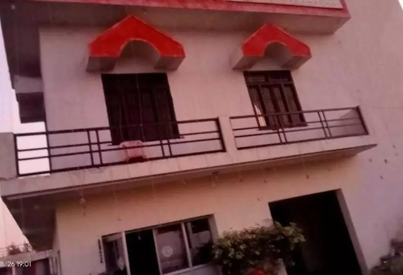 Hotelli Oyo S P Guest House