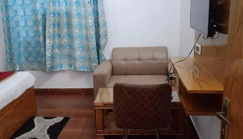 Hotelli Oyo S P Guest House