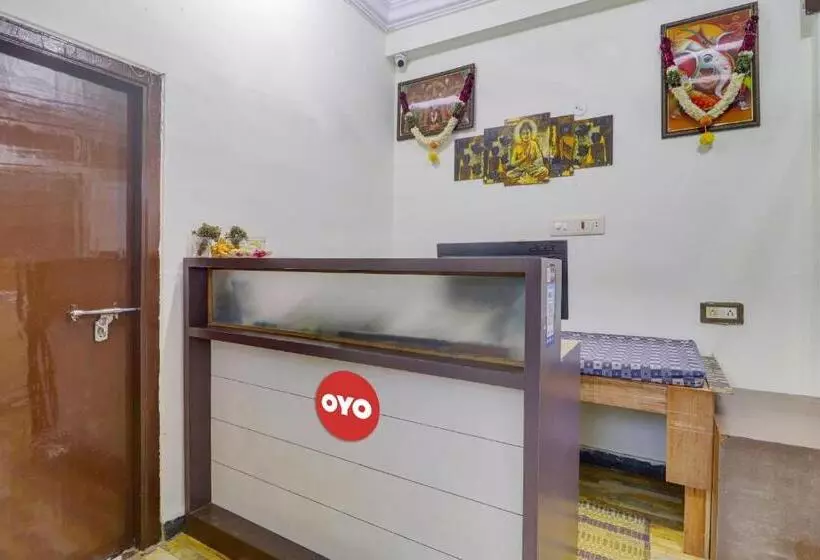 ホテル Pop Tirumala Lodge