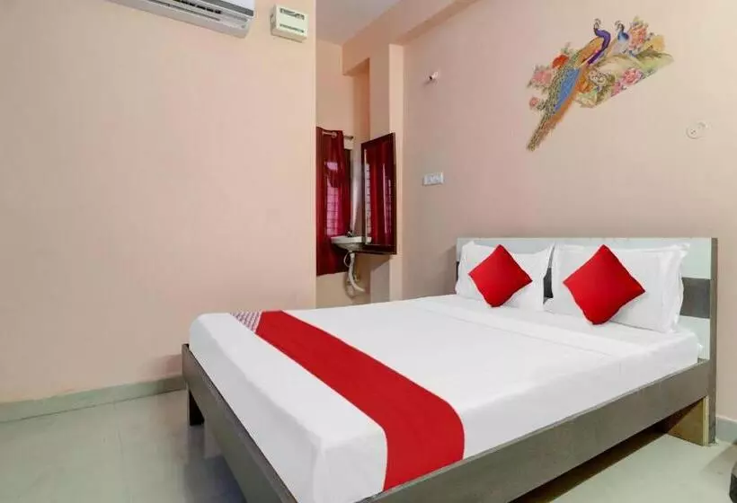 ホテル Pop Tirumala Lodge
