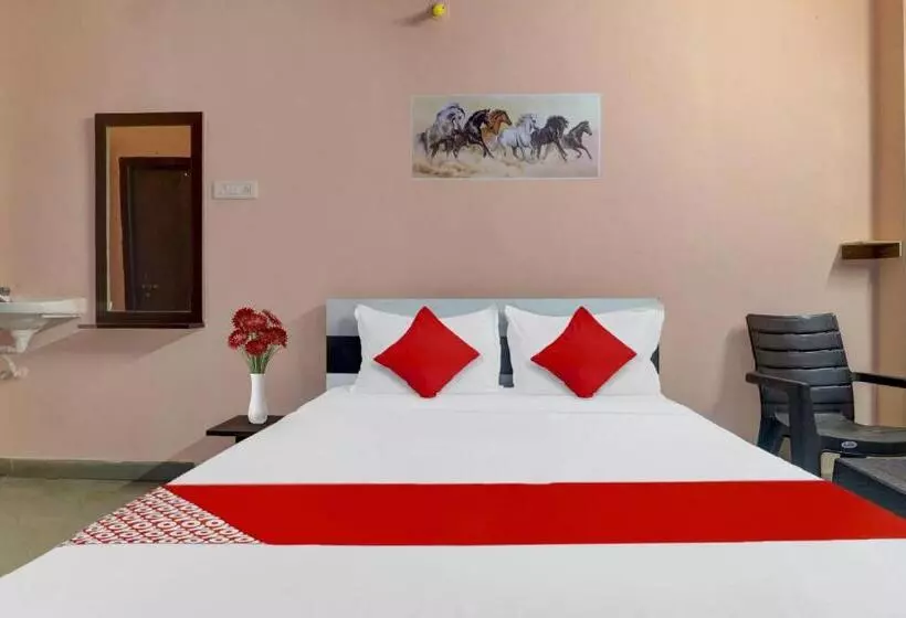ホテル Pop Tirumala Lodge