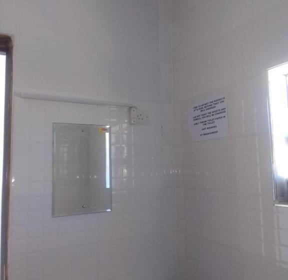 پانسیون Colleta S Guest House