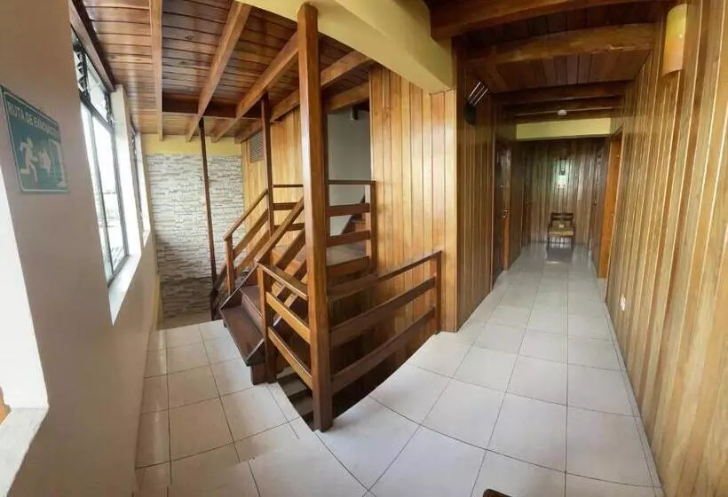 ペンション Hostal Yutzo
