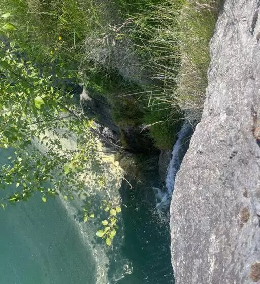 ペンション Paridisio  In Ainsworth Hot Springs