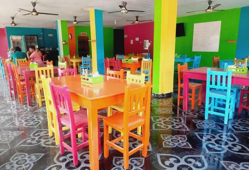 Piscina Y Hotel Cubides Curumani