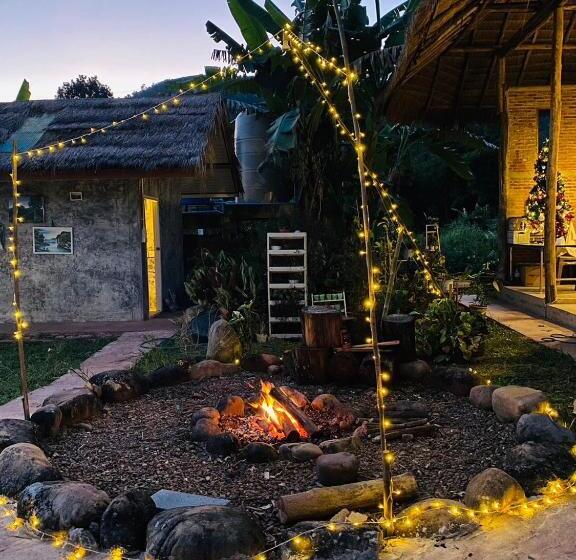 Resort Panakluea Cottage & Crafts   พนาเกลือ