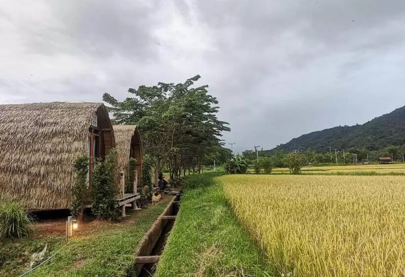 Lomakeskus Panakluea Cottage & Crafts   พนาเกลือ