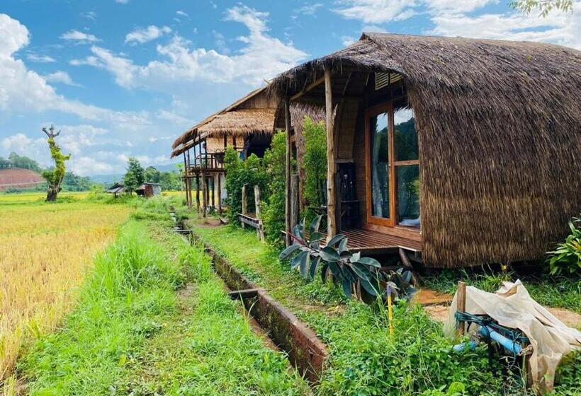 Resort Panakluea Cottage & Crafts   พนาเกลือ