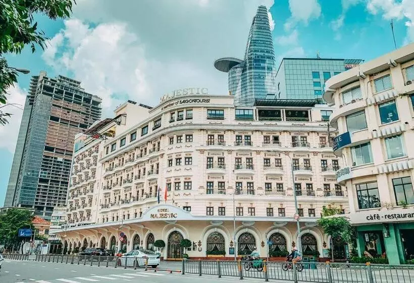 تختخواب و صبحانه Landmark Plus Free Gym And Pool