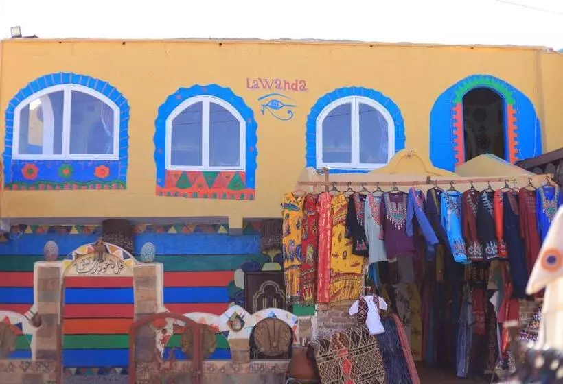 تختخواب و صبحانه Lawanda Nubian House
