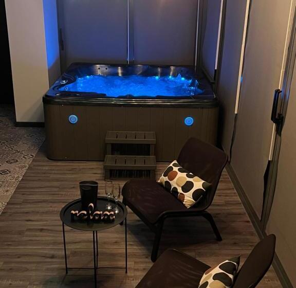 민박 Pause Nature Sorbais Gîte 2 Personnes Avec Grand Spa Privatif, Streaming Et Arrivée Autonome