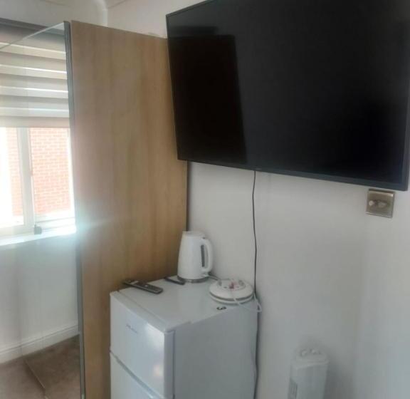 هتل کپسول Alder En Suite Self Caring Private Shower 2