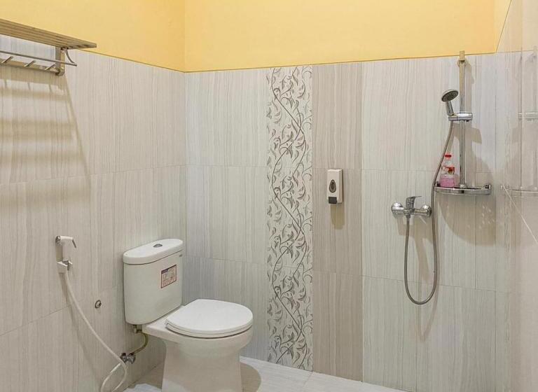 Otel Reddoorz Syariah Near Rsud Kota Malang