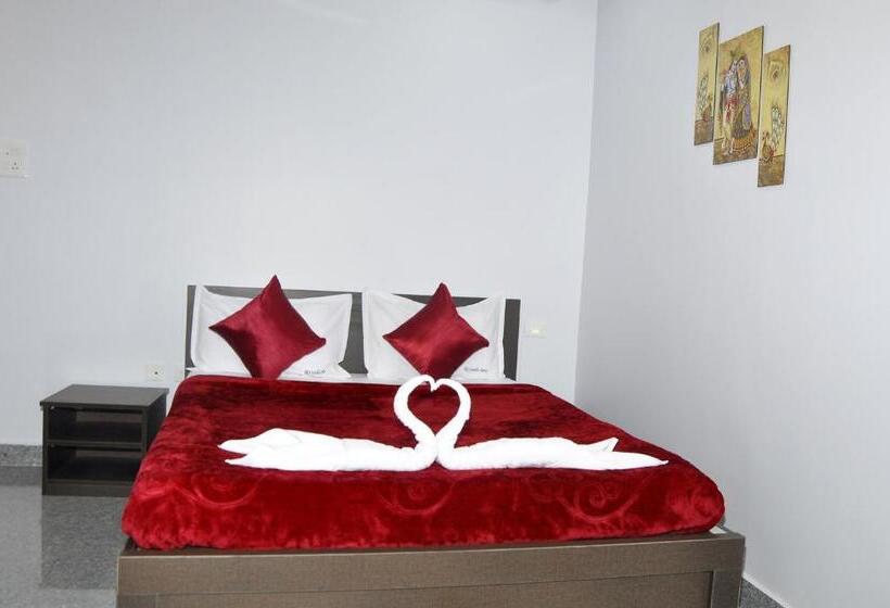 酒店 Royaleinn Sirkali