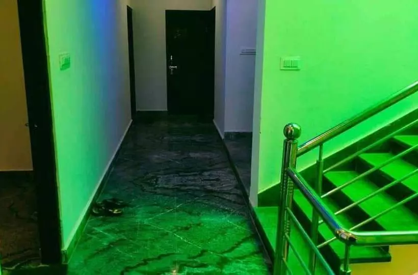 Oyo Maa Jagdamba Hotel & Restaurant