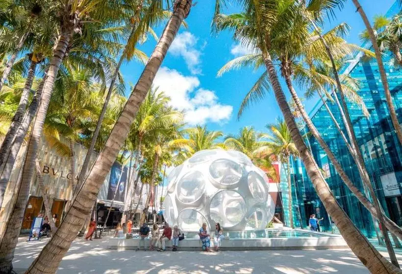 پانسیون Blue Door   Miami Studio