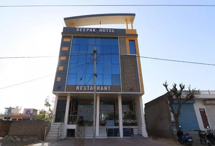 Collection O Deepak Hotel And Restaurant