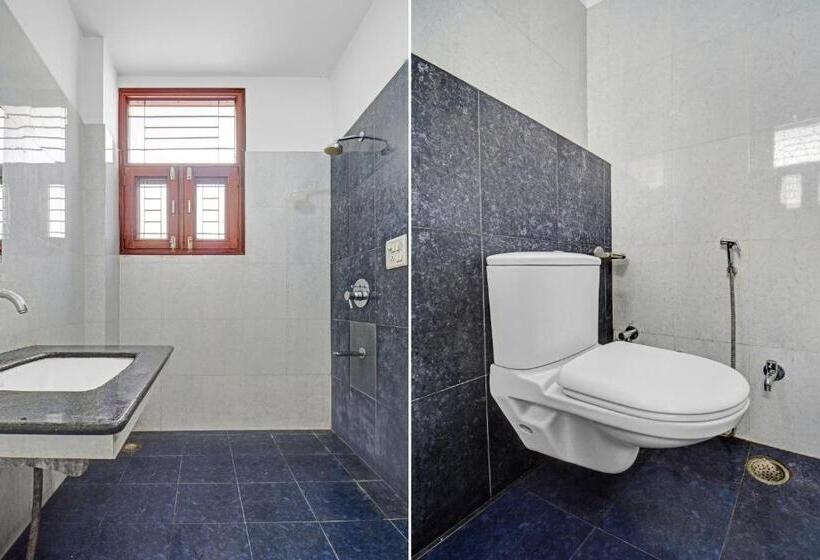 Collection O Hotel Omkar Residency