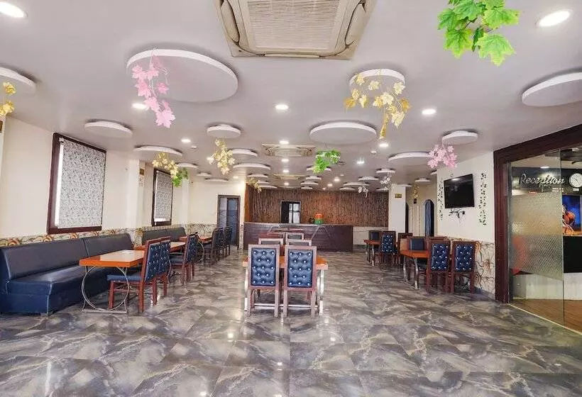 Fabhotel Leaf Paradise