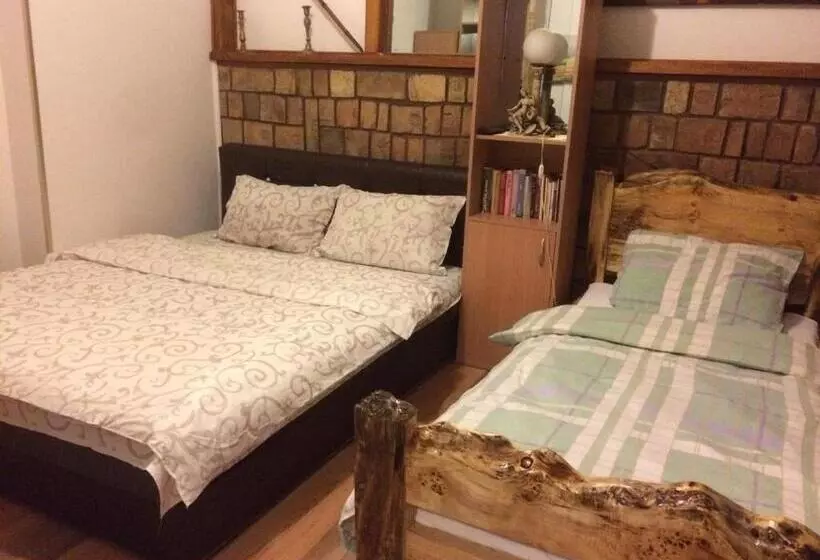 Hostel Arijana