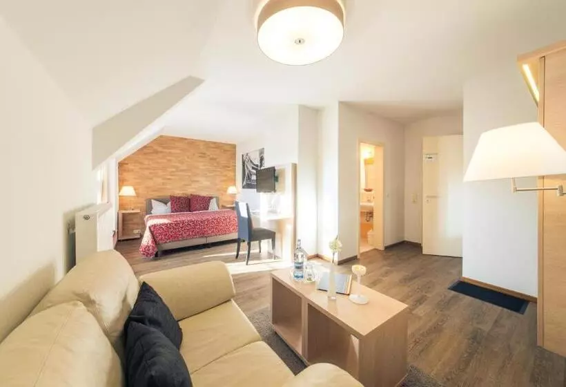 Hotelli Alter Hof Am Elbdeich