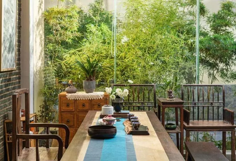 Hotelli Guilin Heshe Lakeside Resort