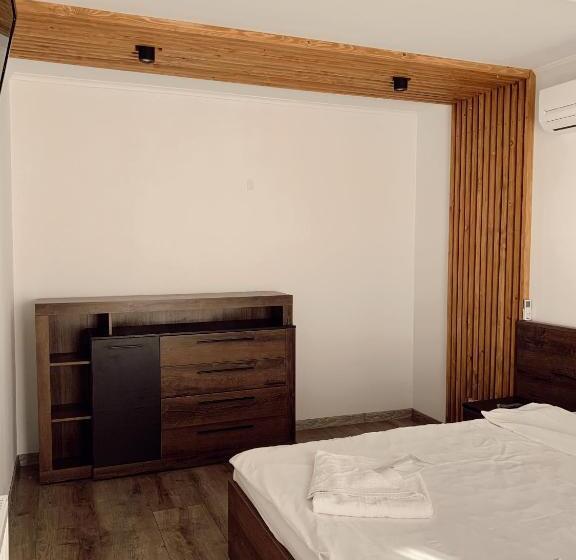 酒店 Orlyne Gnizdo